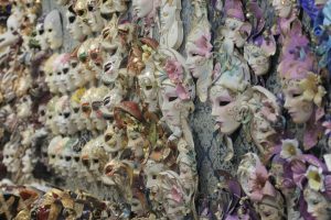 The Art of Bargaining in Local Markets Around the World